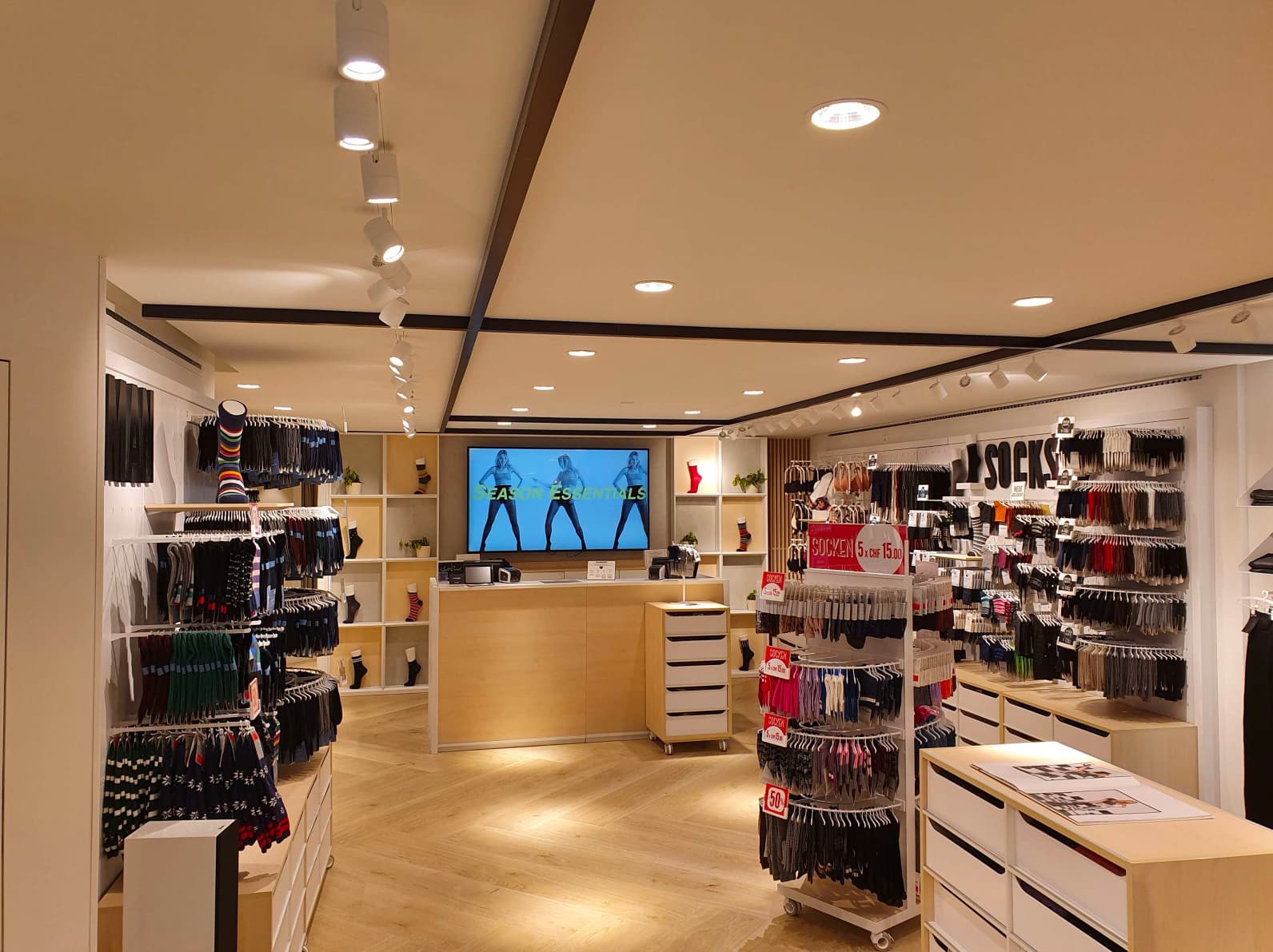 Impianto Calzedonia · Intimissimi · Falconeri, foto 2